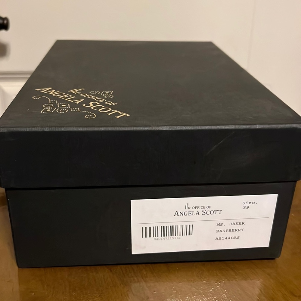 Office of Angela Scott Ms Baker NWT Raspberry Size 39